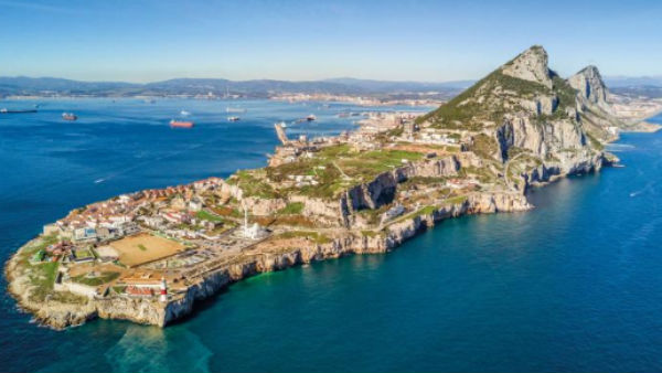 மண்டை ஓடு மண்டை ஓடு