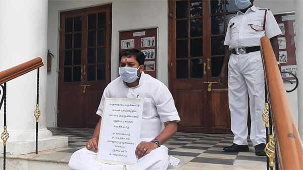 ADMK Mla protest against electricity department 
