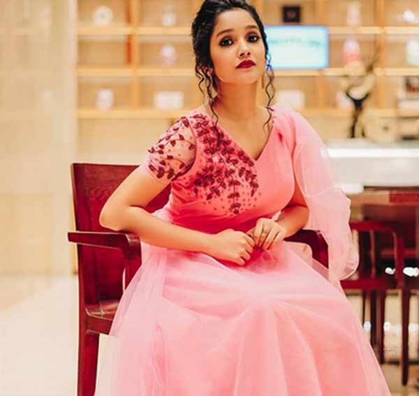 அஜீத் மகள்