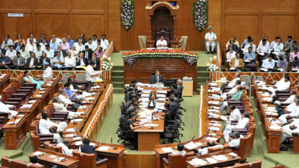 கர்நாடகாவில் இணைந்தது 