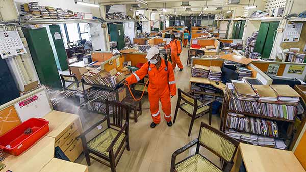  அலுவலக ஊழியர்கள்