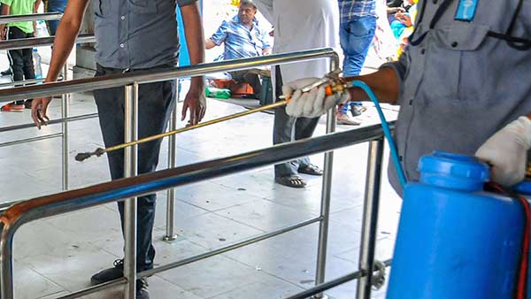 கதவு பிடி, தண்ணீர் குழாய் 