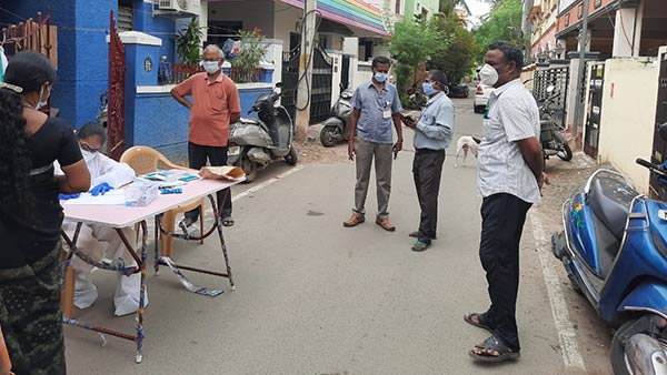 நடமாடும் காய்ச்சல் பரிசோதனை மையங்கள் 