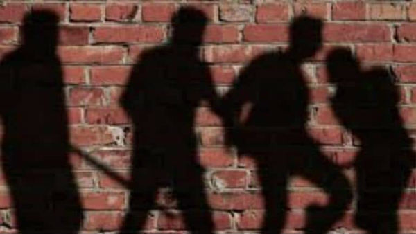 4 இளைஞர்கள் 