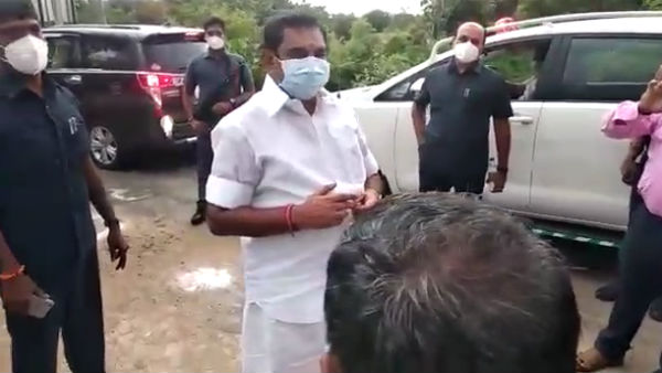 CM Edapadi palanisamy talks with children during travel 