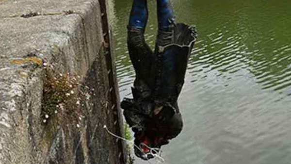  நொறுங்கிய சிலை