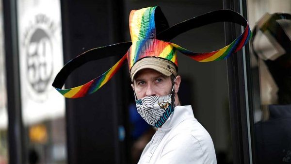 நீளமாக தொப்பி