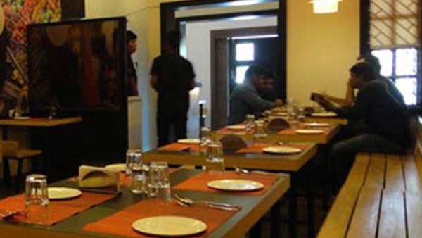 இடைவெளி அவசியம் 