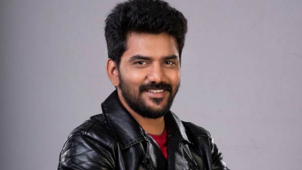 மாணவராக அறிமுகம்