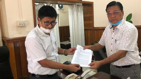 காங். ஆட்சி அமைக்க உரிமை கோரியது 