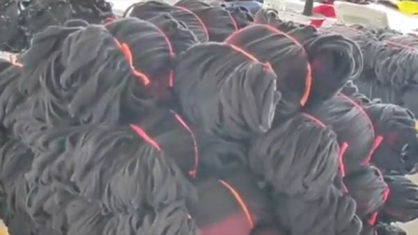 மாஸ்க் தயாரிப்பில் ஆலன் சோலி 