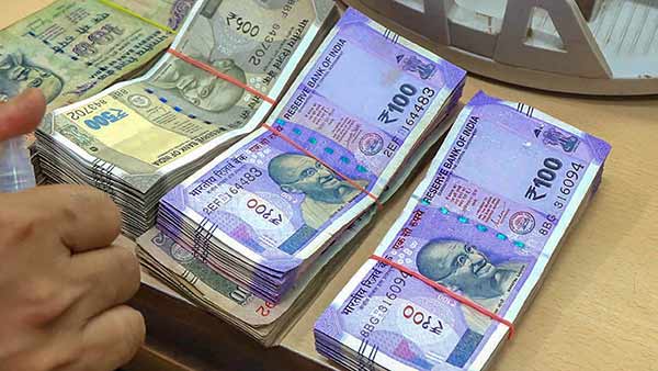 Coronavirus lockdown: Doorstep distribution of Rs 1,000 Coronavirus lockdown: Doorstep distribution of Rs 1,000