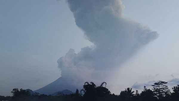 எரிமலை வெடித்து 