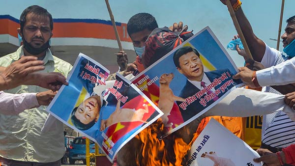 விமர்சனங்களில் கட்டுப்பாடு 