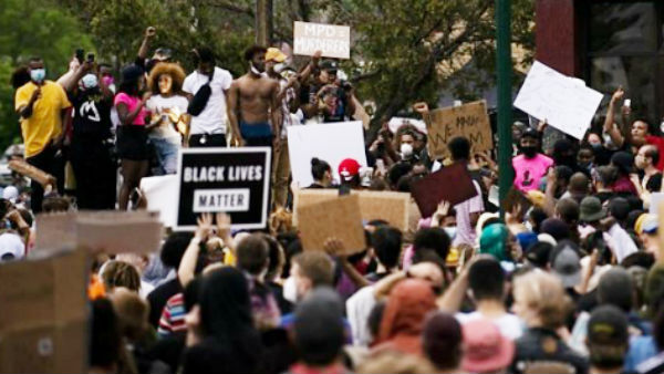 போராட்டக்காரர்கள் 