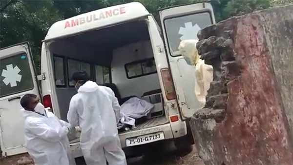 Mishandling of the Coronavirus infected person body in Puducherry goes viral 