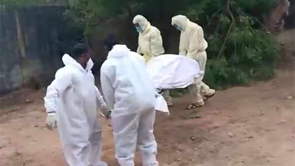 Mishandling of the Coronavirus infected person body in Puducherry goes viral 