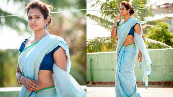  டீப் நெக் ஓபன்