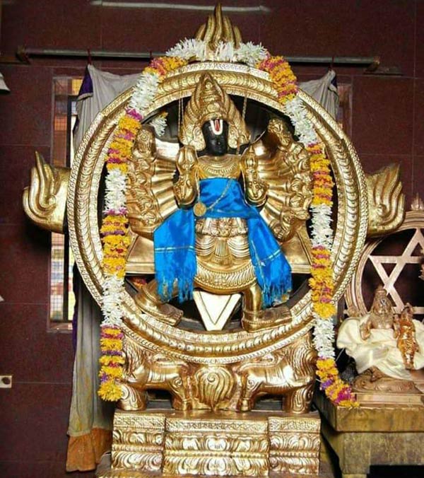 Srirangam chakrathazhwar aani Tirumanjanam 