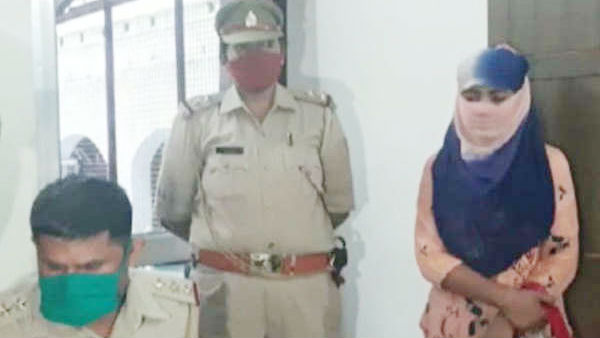 25 பள்ளிகளில் ஆசிரியை பணி 