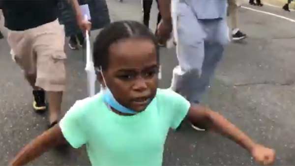 கண்களில் கண்ணீர் 