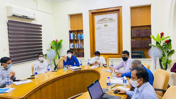 சென்னை முழுக்க குழு 
