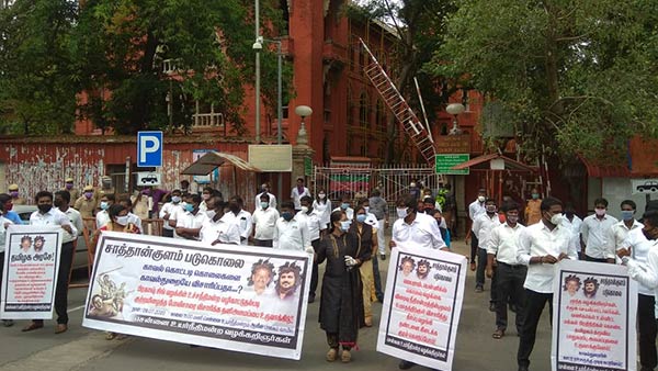 Advocates of Chennai Highcourt protest against Sathankulam 
