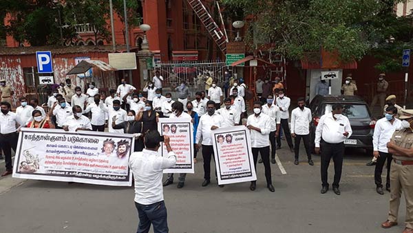 Advocates of Chennai Highcourt protest against Sathankulam 