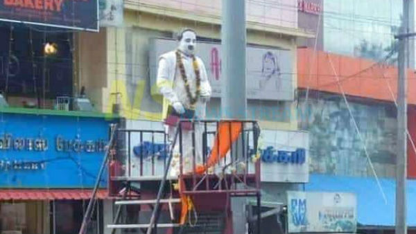 அண்ணாசிலையில் காவி கொடி 