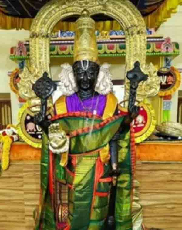 அத்தி மர சிலைகள் அத்தி மர சிலைகள்