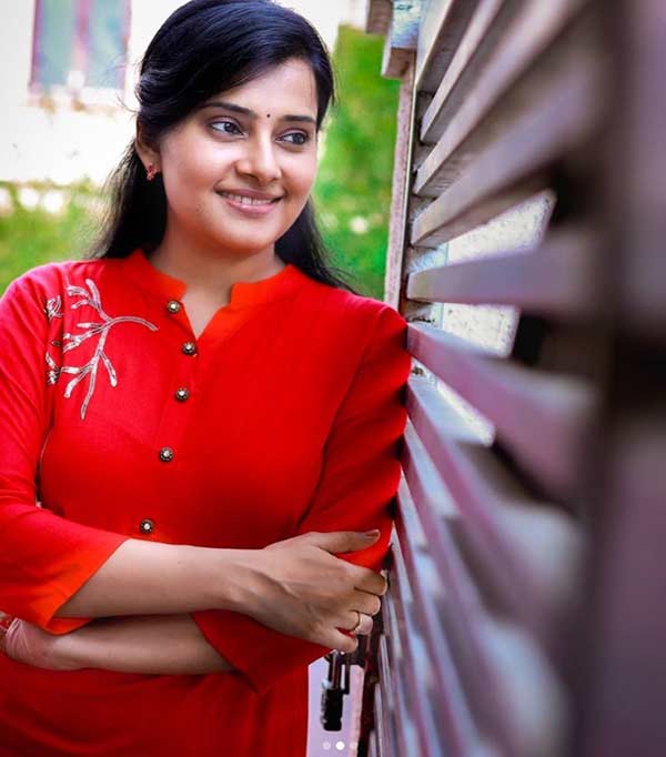 ரேவதி நடிப்பு