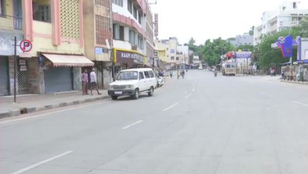 போலீசார் கெடுபிடி 