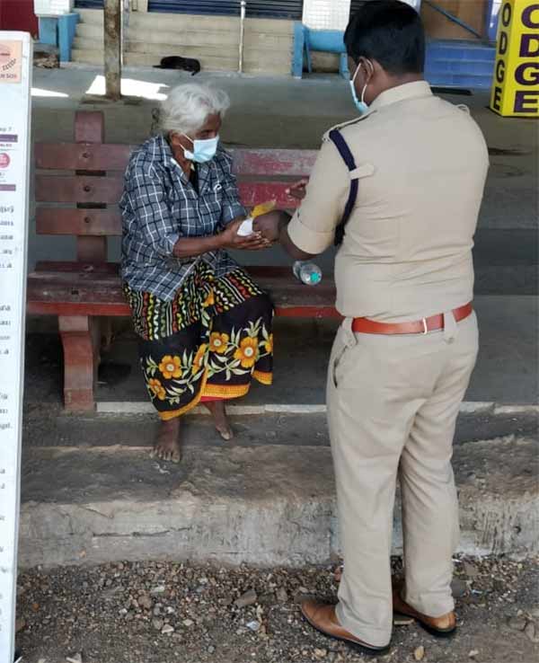 Chennai Parangi Malai Deputy Commissioner Prabhakar helps poor people 
