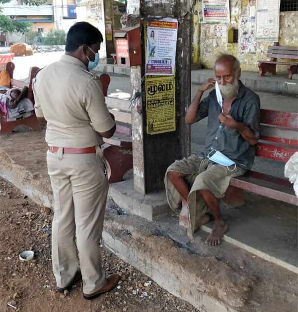Chennai Parangi Malai Deputy Commissioner Prabhakar helps poor people 