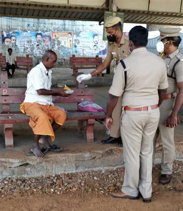 Chennai Parangi Malai Deputy Commissioner Prabhakar helps poor people 