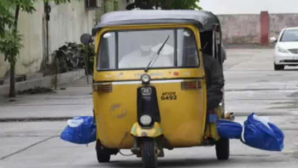 ஆட்டோவில் ஏற்றப்பட்ட உடல் 