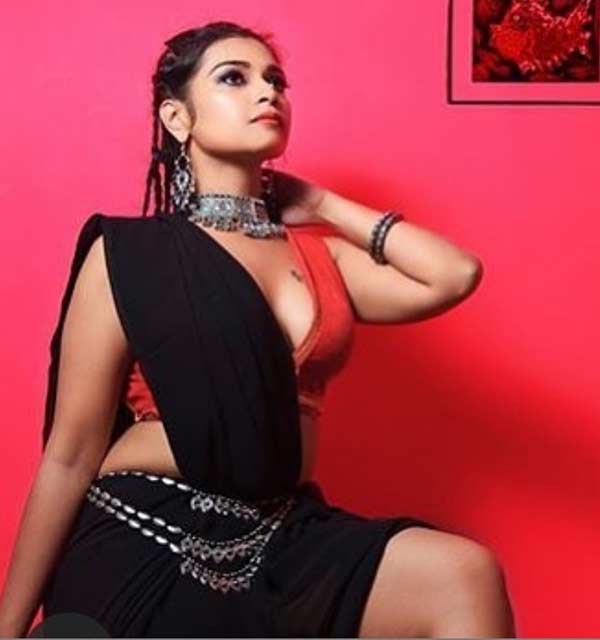 கற்பனையில் மிதக்கும் ரசிகர்கள்