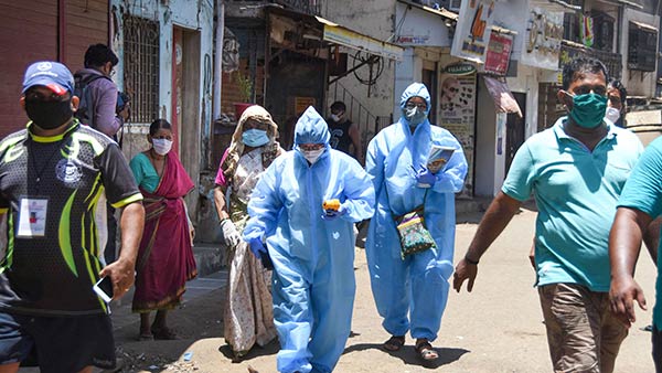 தாராவி குடிசைப் பகுதி 