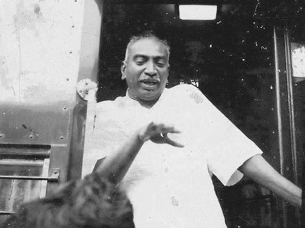 நினைவாடுகிறது 