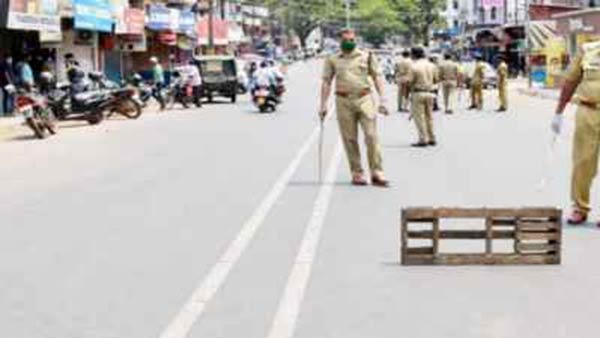 வெறிச்சோடிய சாலைகள் 