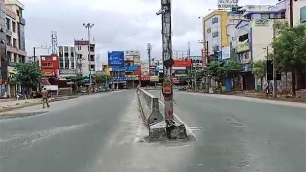 தஞ்சையில் சாலைகள் வெறிச் 