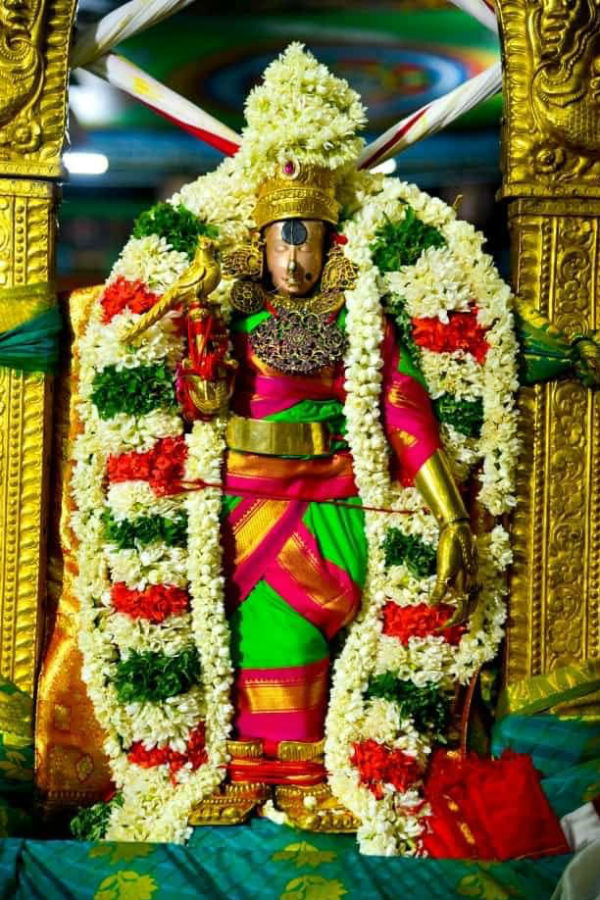 வளையல் காணிக்கை 