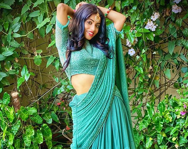 வீட்டில் தனிமையில்