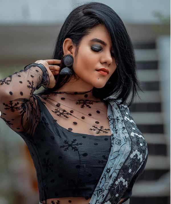  ரசிகர்களுக்கு கிறக்கம்