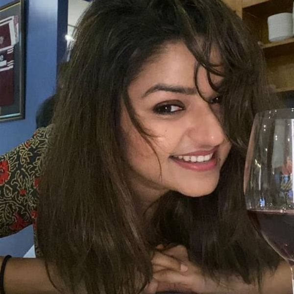  உதட்டுக்கு கீழே மச்சம்