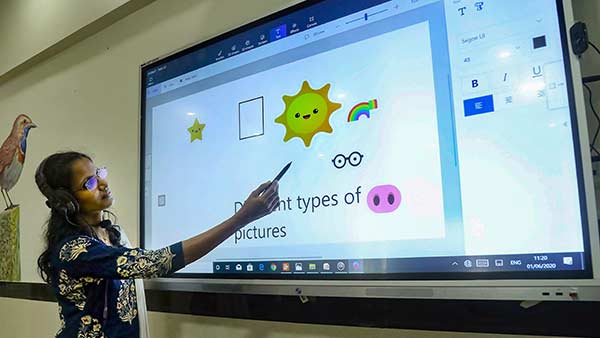 அரசு மாணவர்களுக்கு டிவி மூலம் பாடம் 