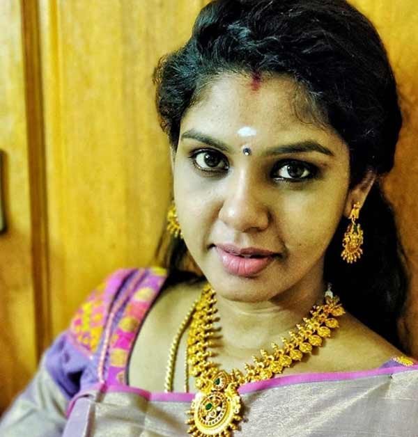 உணர்ச்சிவசப்பட்டு அழுகை