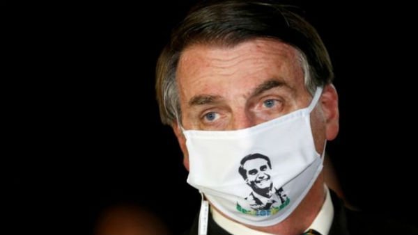 மாஸ்க் போட கூடாது என்றவர் 