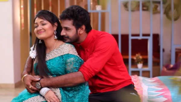 கட்டி வைத்திருக்கிறார்