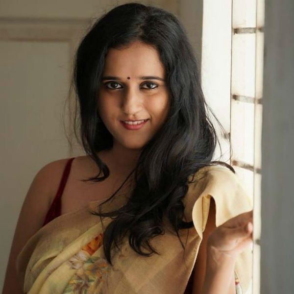  பின்னணிப் பாடகி